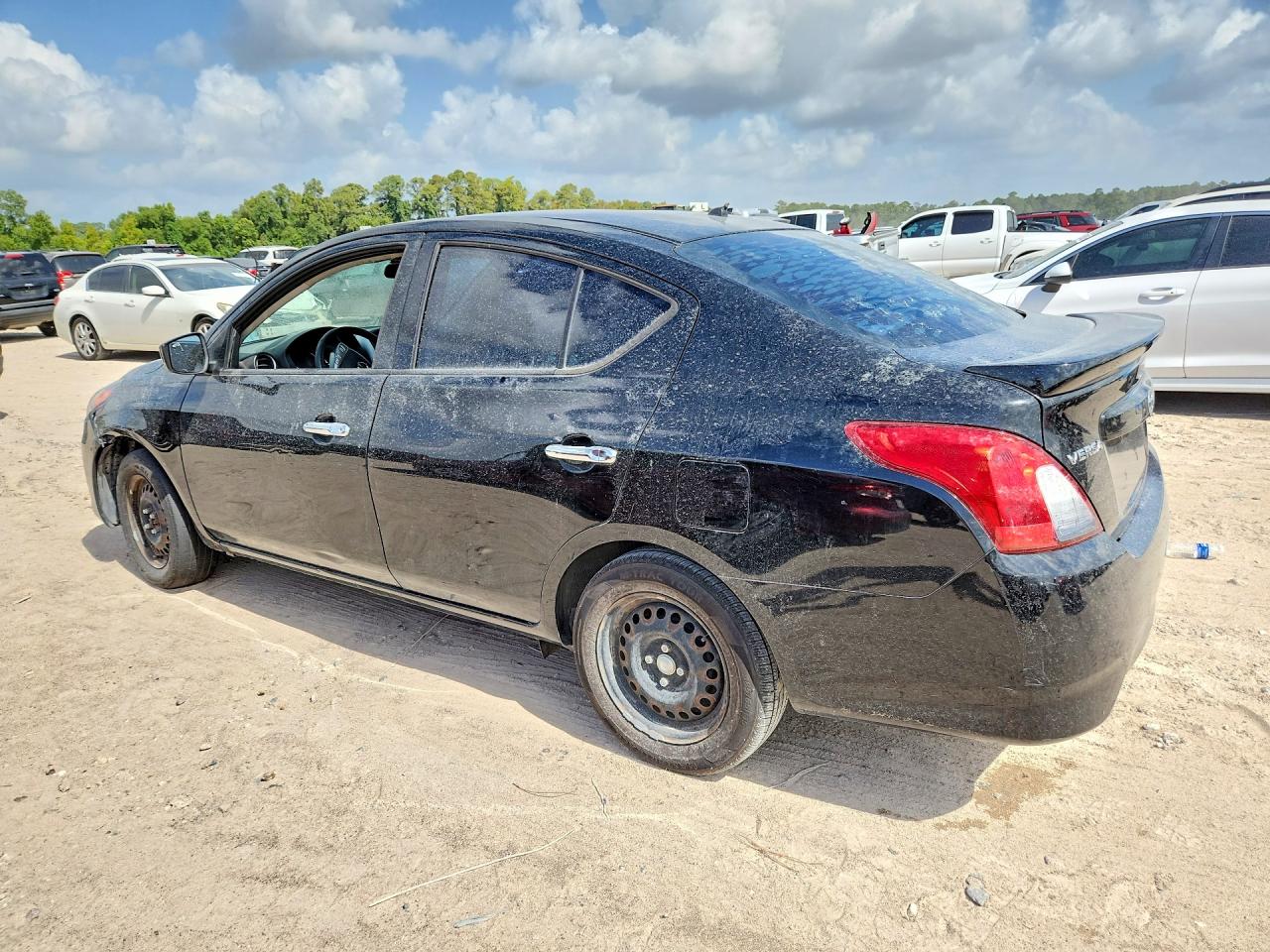 2018 NISSAN VERSA SV — снимка 2