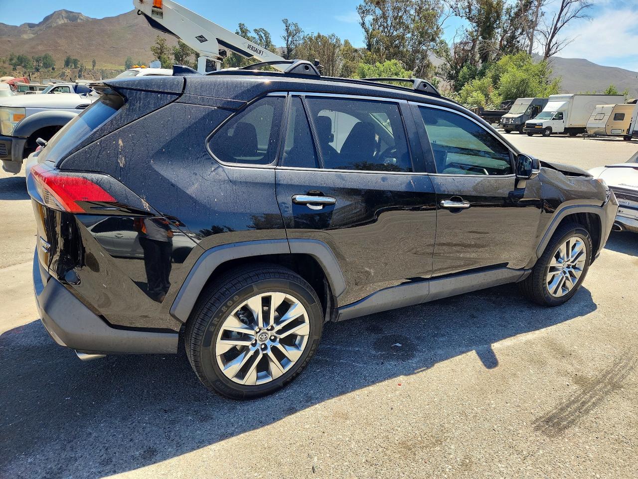2019 TOYOTA RAV4 LIMITED — снимка 3