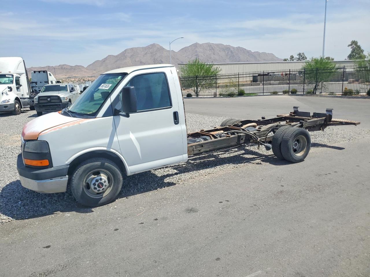 2015 GMC SAVANA CUTAWAY G3500