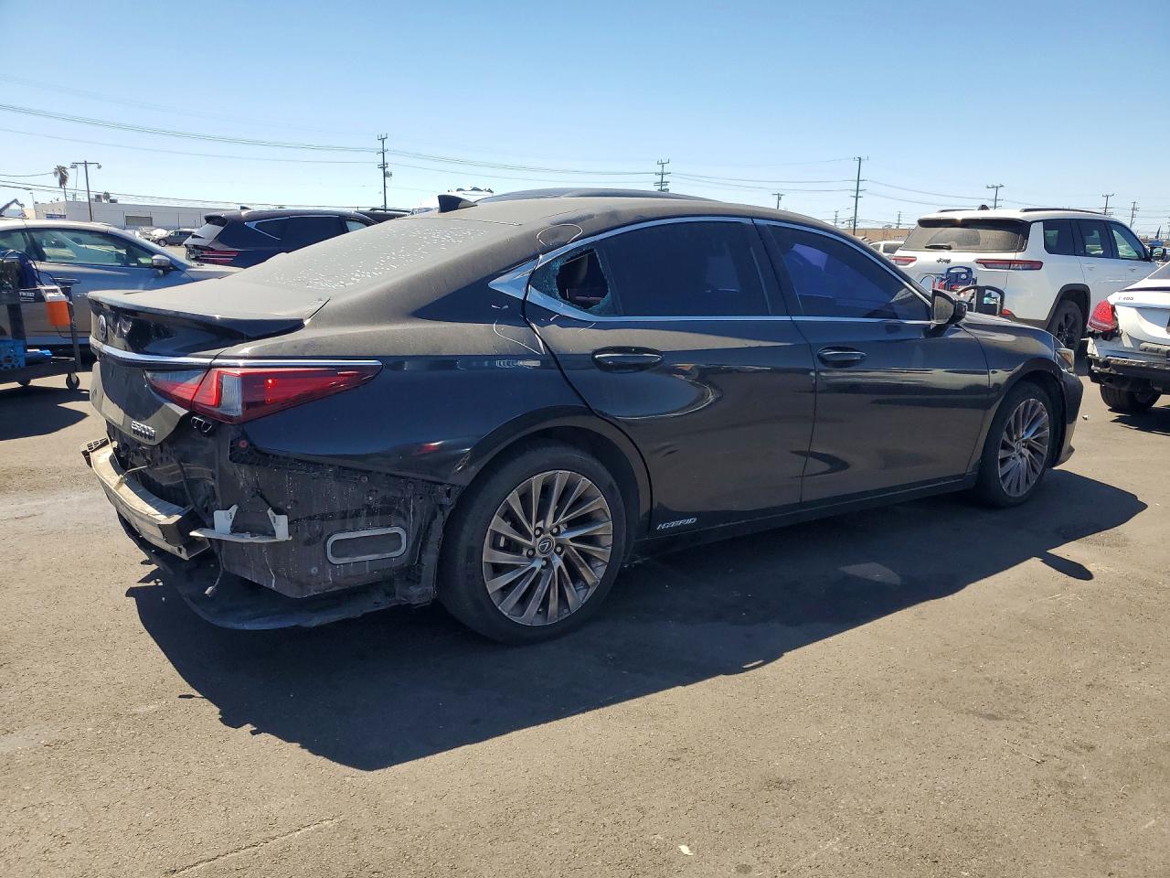 2019 LEXUS ES 300H — снимка 3