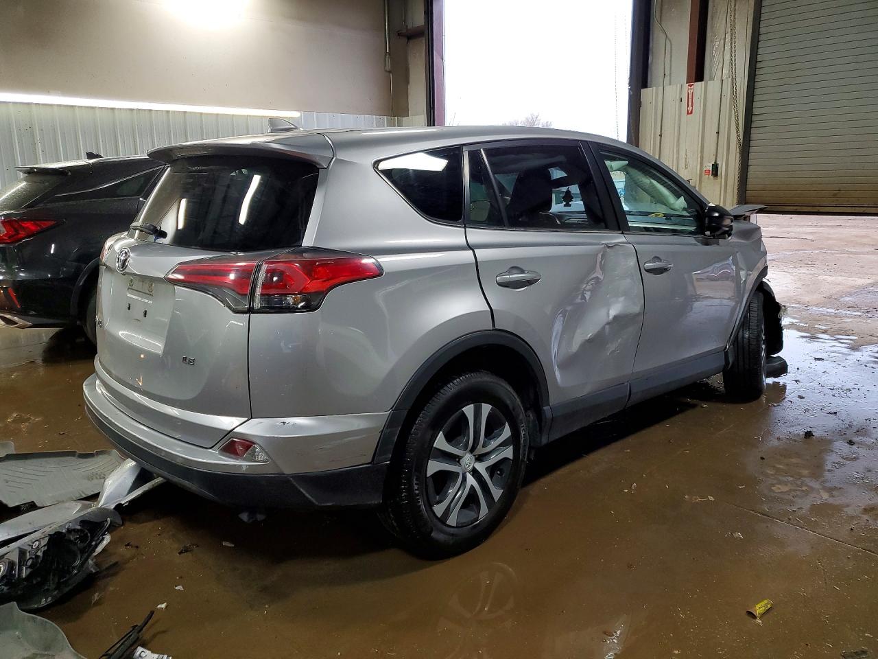 2018 TOYOTA RAV4 LE — снимка 3