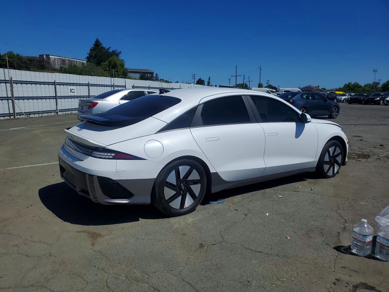 2025 HYUNDAI IONIQ 6 SE STANDARD RANGE — снимка 3