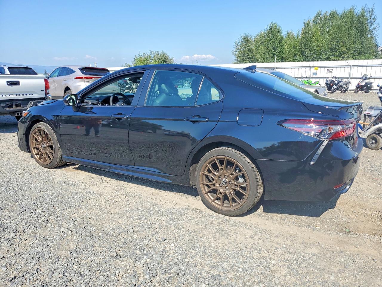 2023 TOYOTA CAMRY SE NIGHTSHADE — снимка 2