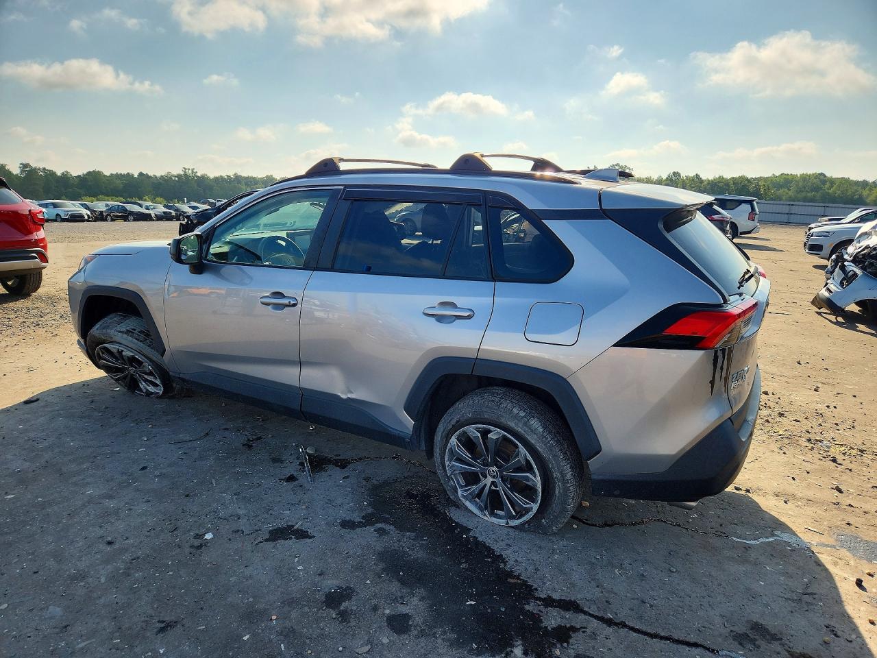 2021 TOYOTA RAV4 LE — снимка 2