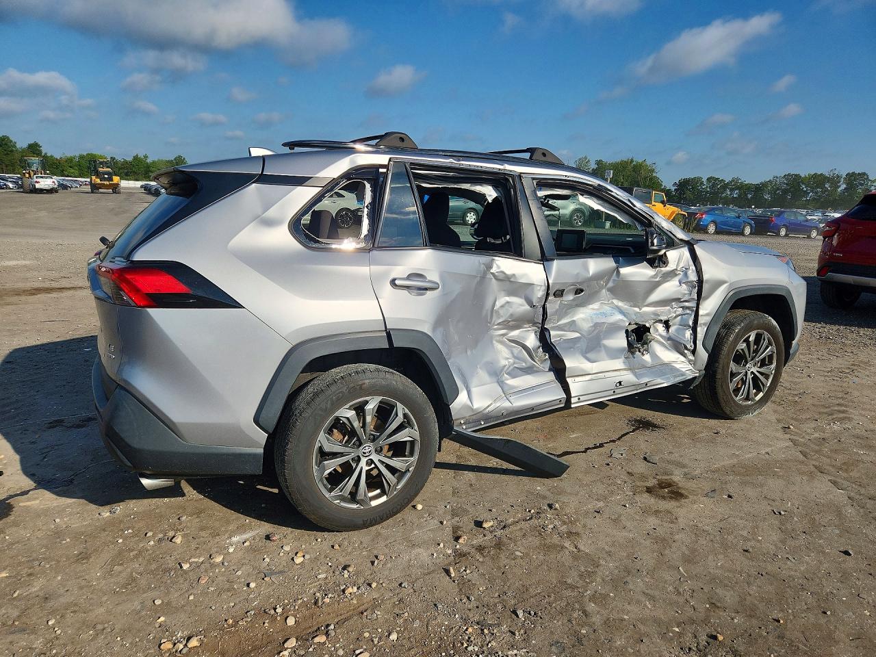 2021 TOYOTA RAV4 LE — снимка 3