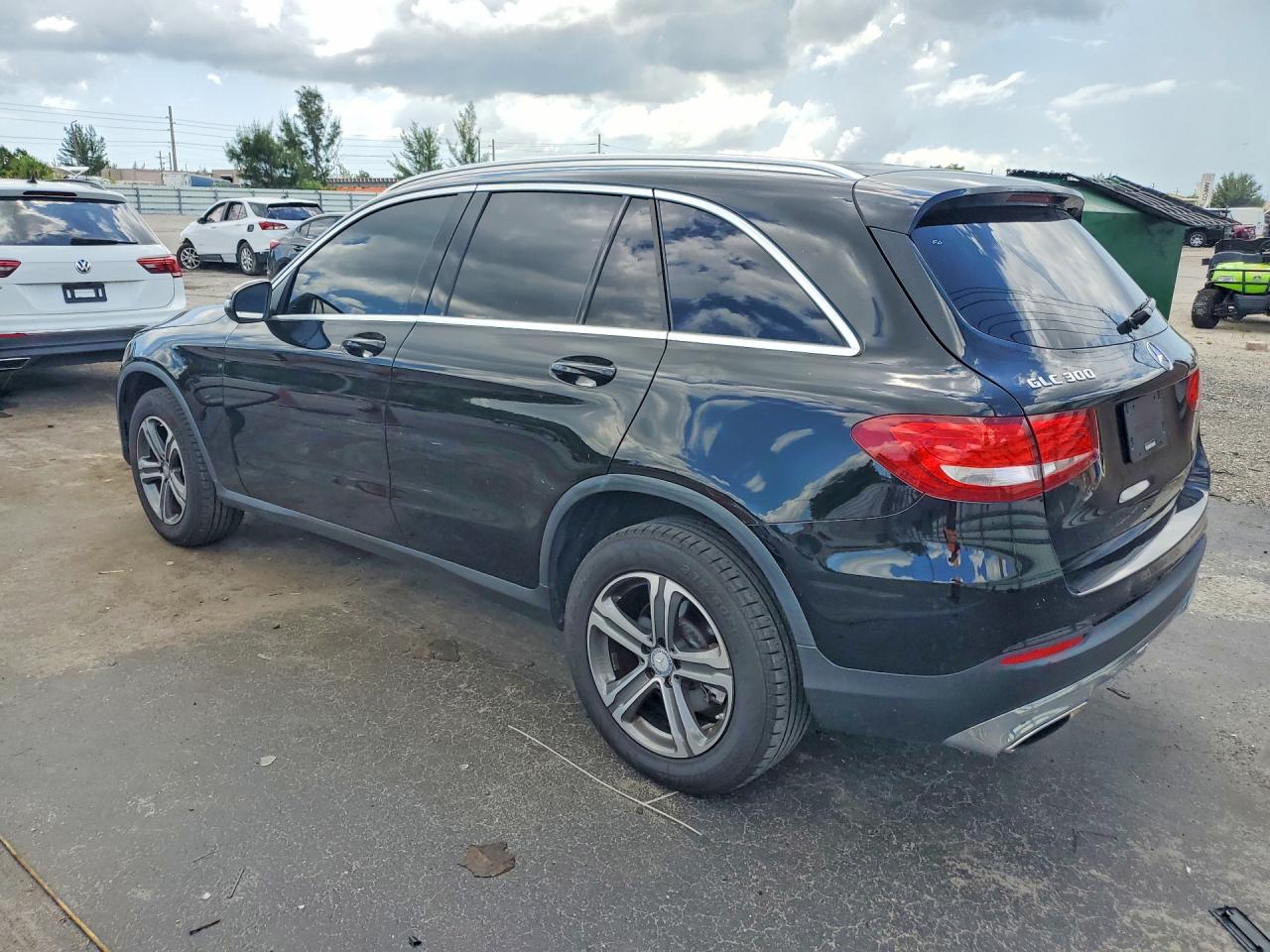 2016 MERCEDES-BENZ GLC 300 — снимка 2