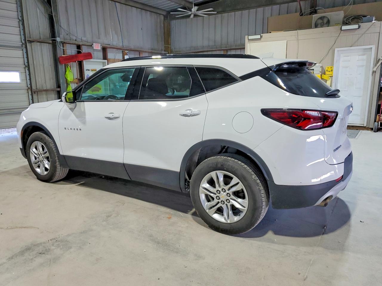 2021 CHEVROLET BLAZER 2LT — снимка 2