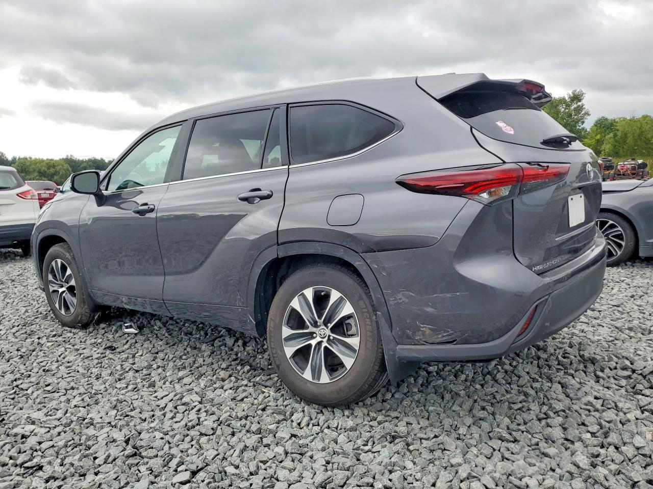 2024 TOYOTA HIGHLANDER XLE — снимка 2