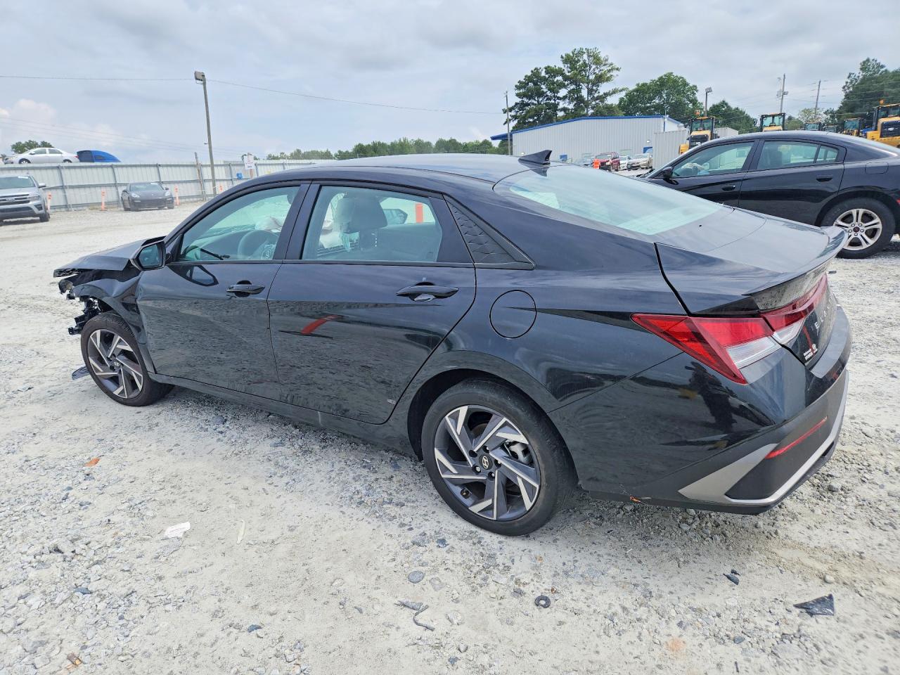 2025 HYUNDAI ELANTRA SEL SPORT — снимка 2
