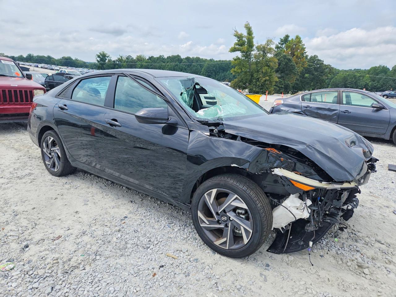 2025 HYUNDAI ELANTRA SEL SPORT — снимка 4