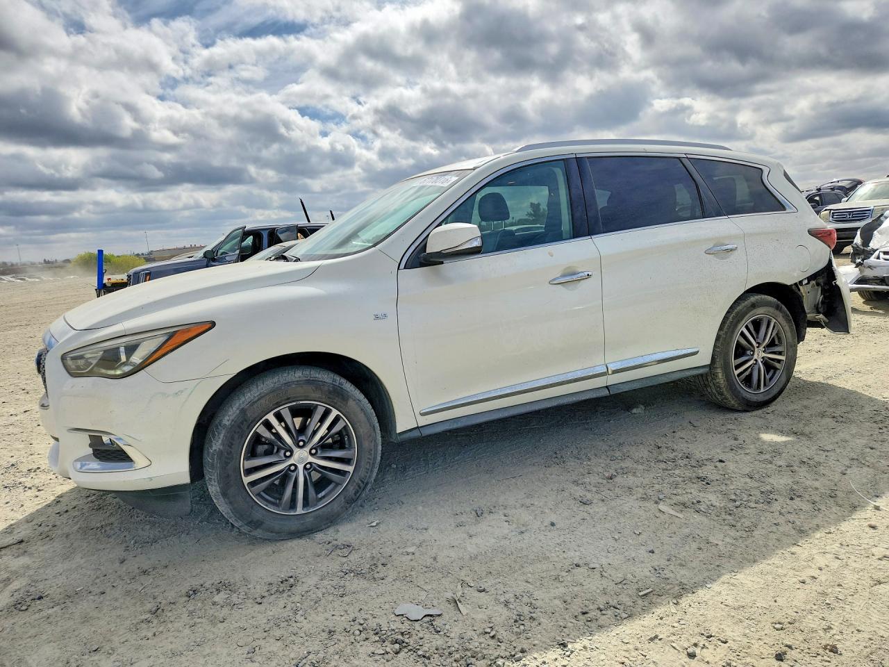 2017 INFINITI QX60 BASE