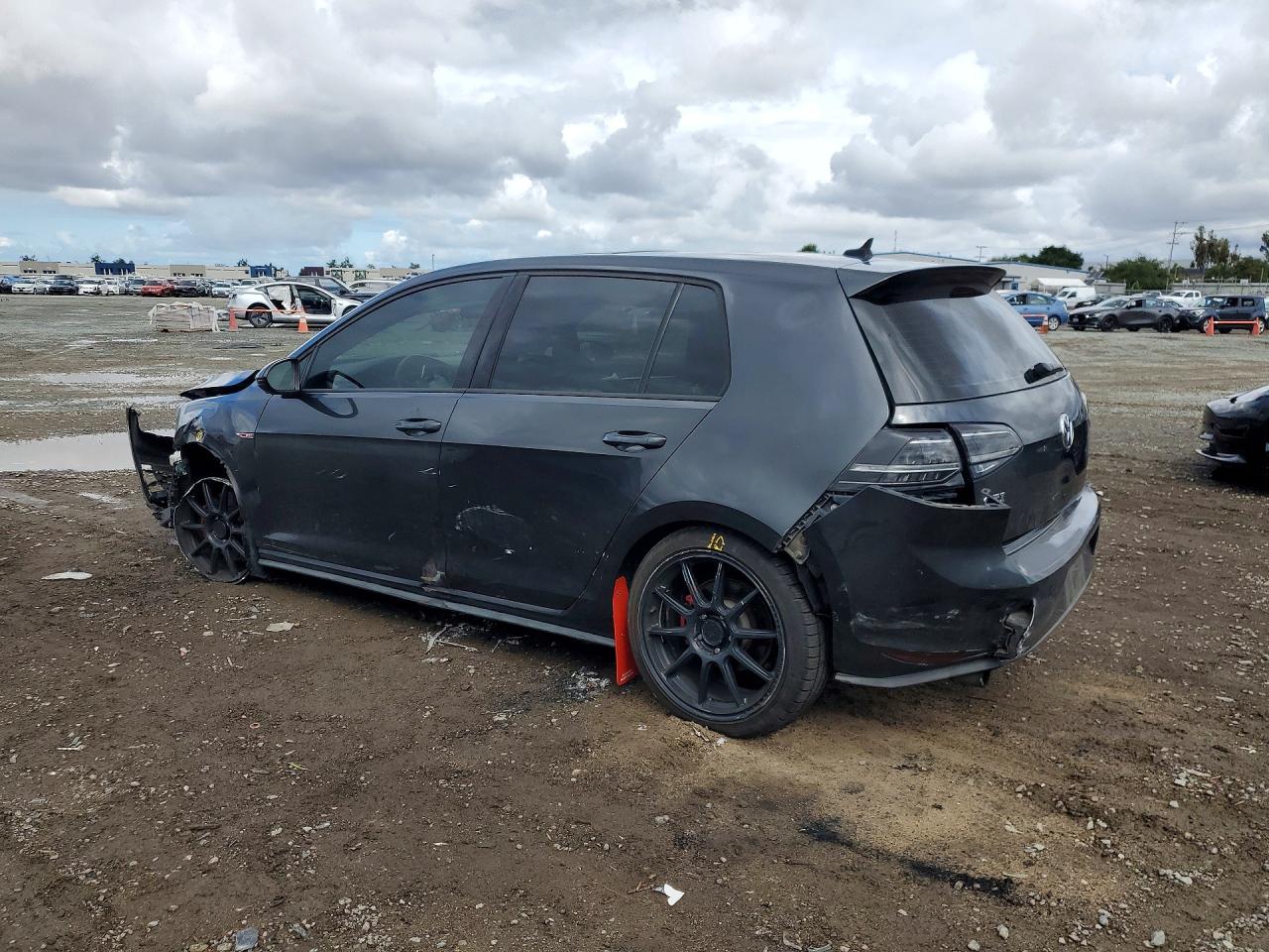 2015 VOLKSWAGEN GTI — снимка 2