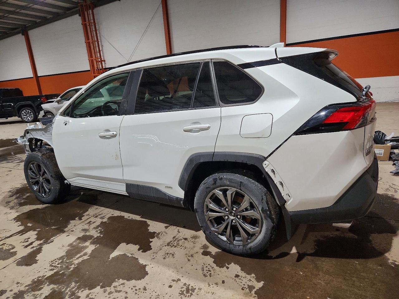 2024 TOYOTA RAV4 XLE — снимка 2