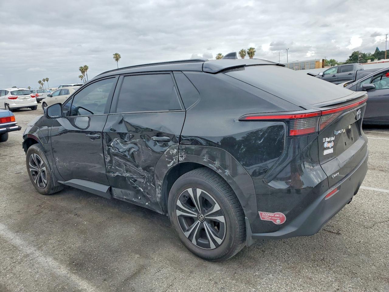 2024 TOYOTA BZ4X XLE — снимка 2