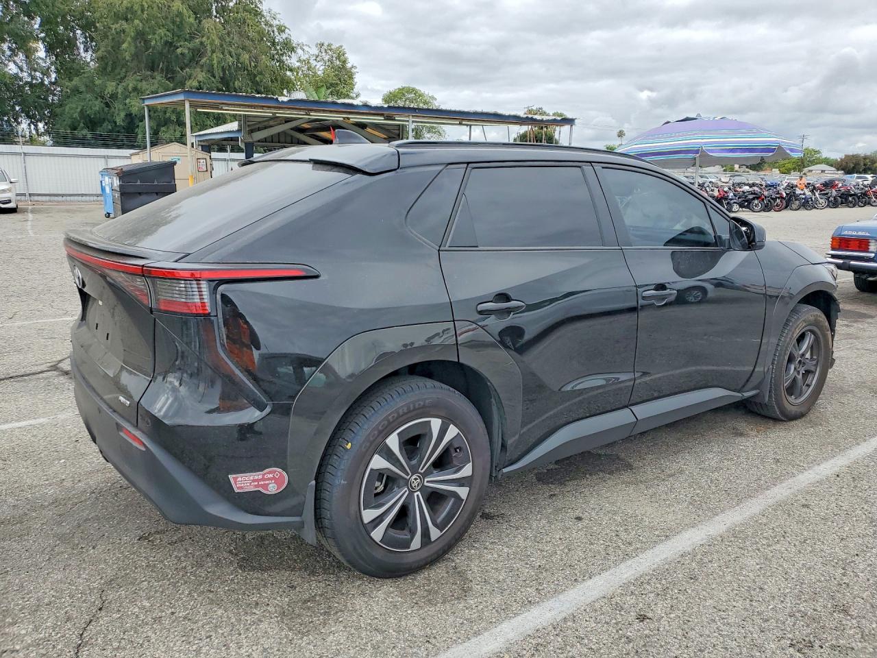 2024 TOYOTA BZ4X XLE — снимка 3