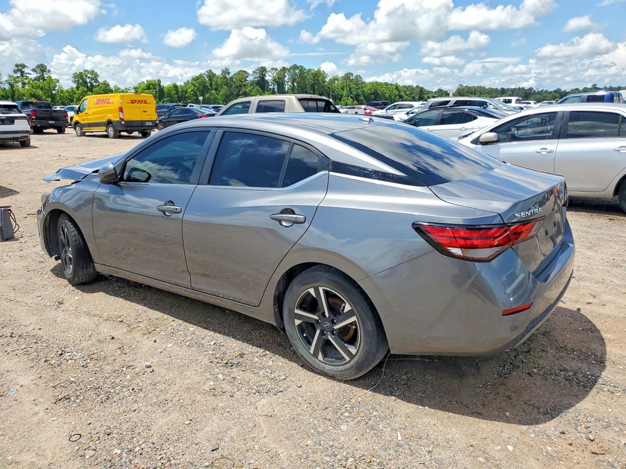 2024 NISSAN SENTRA SV — снимка 2