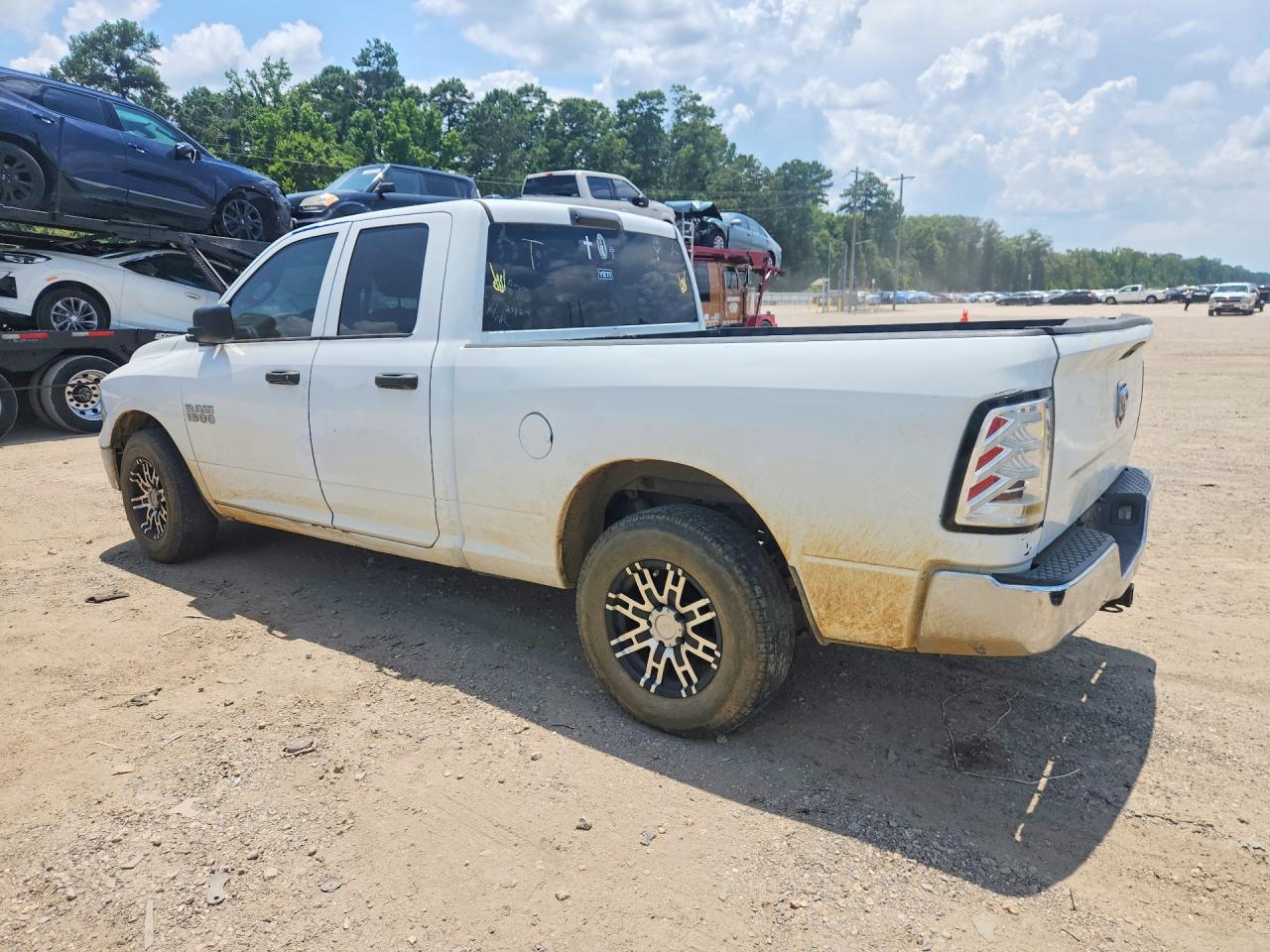2018 RAM 1500 ST — снимка 2
