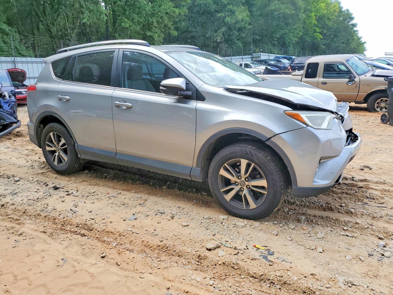 2017 TOYOTA RAV4 XLE — снимка 4