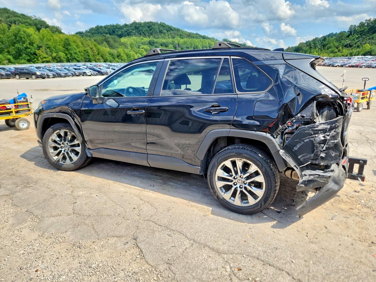 2021 TOYOTA RAV4 XLE PREMIUM — снимка 2