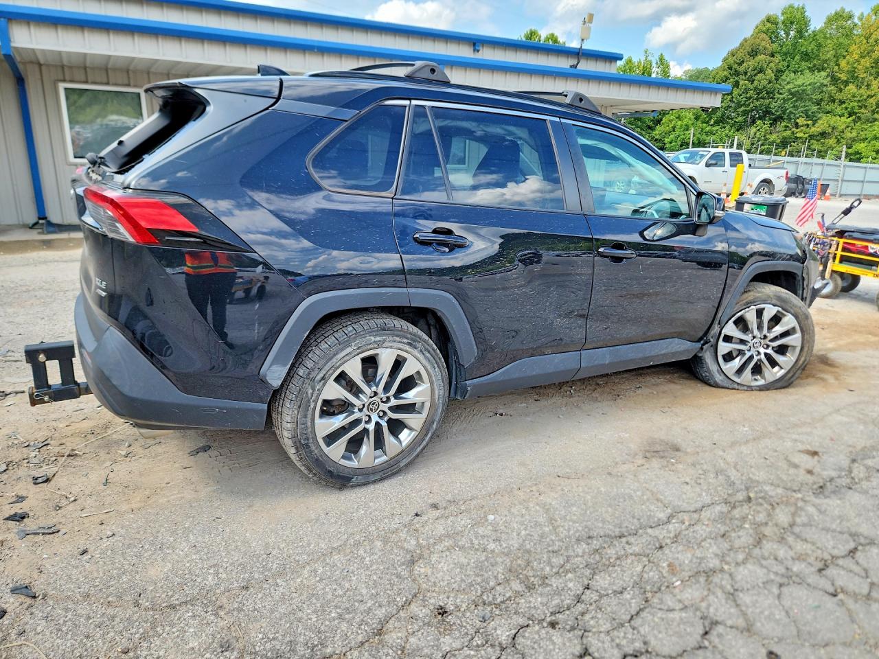 2021 TOYOTA RAV4 XLE PREMIUM — снимка 3