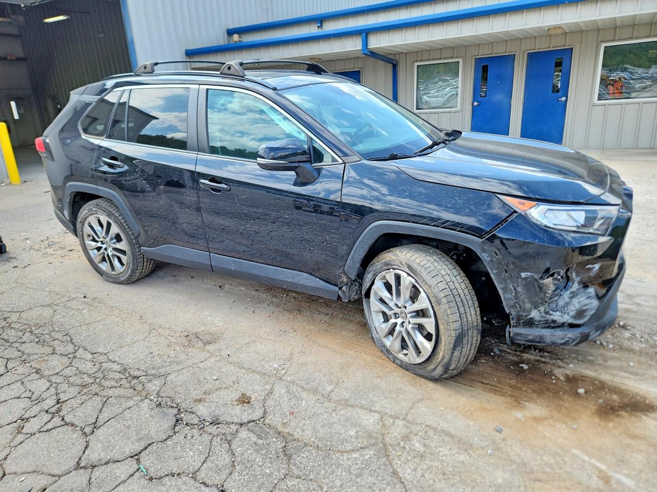 2021 TOYOTA RAV4 XLE PREMIUM — снимка 4