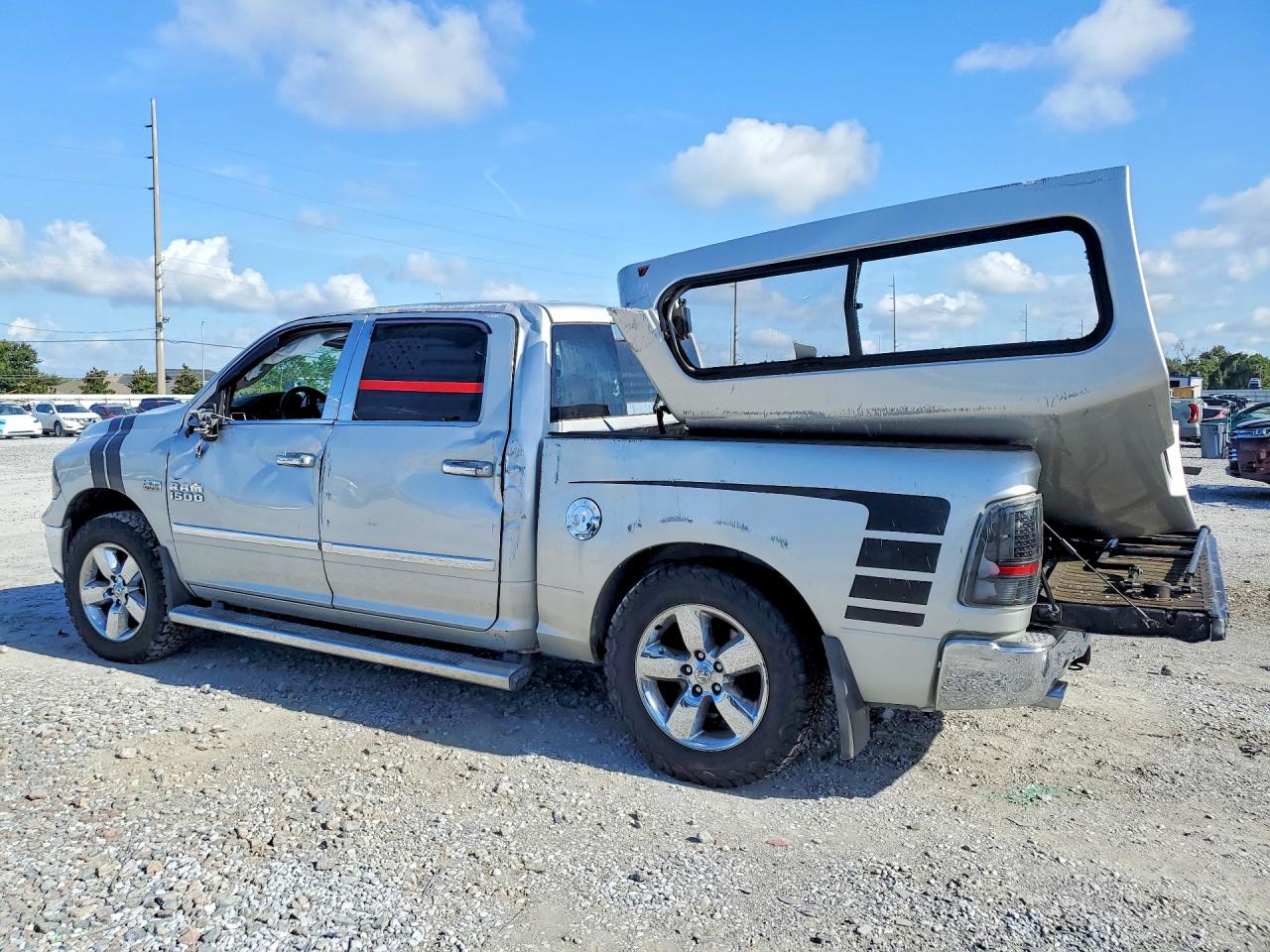 2016 RAM 1500 SLT — снимка 2