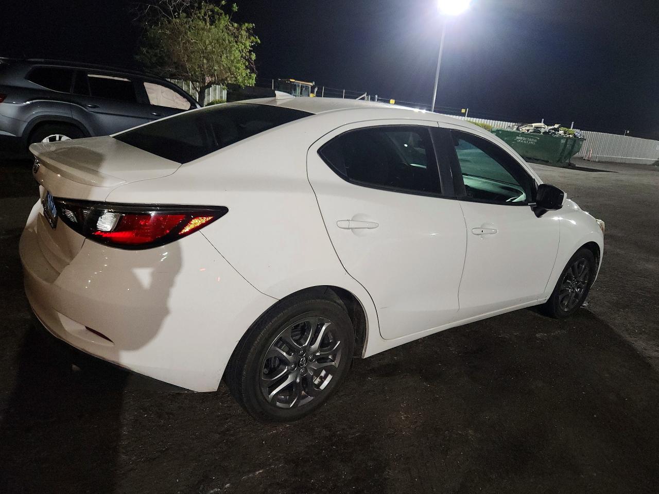 2019 TOYOTA YARIS LE — снимка 3