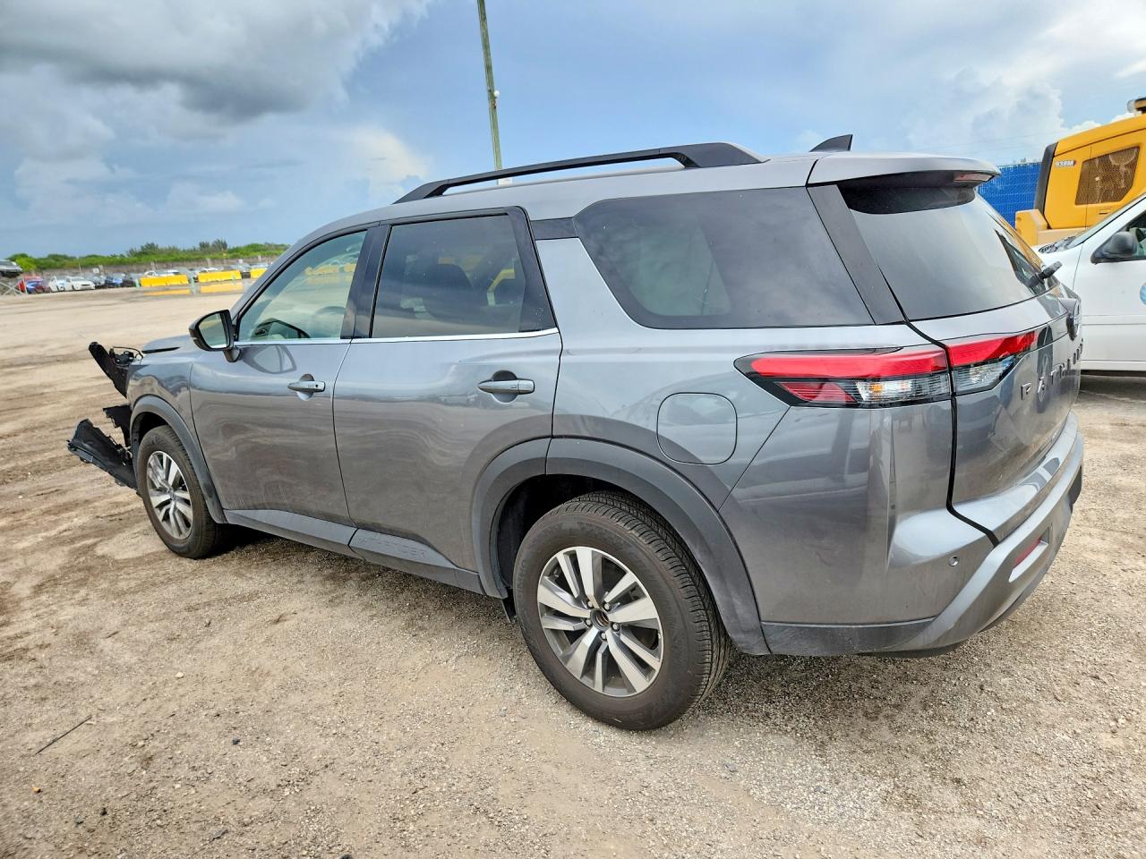 2026 NISSAN PATHFINDER SL — снимка 2