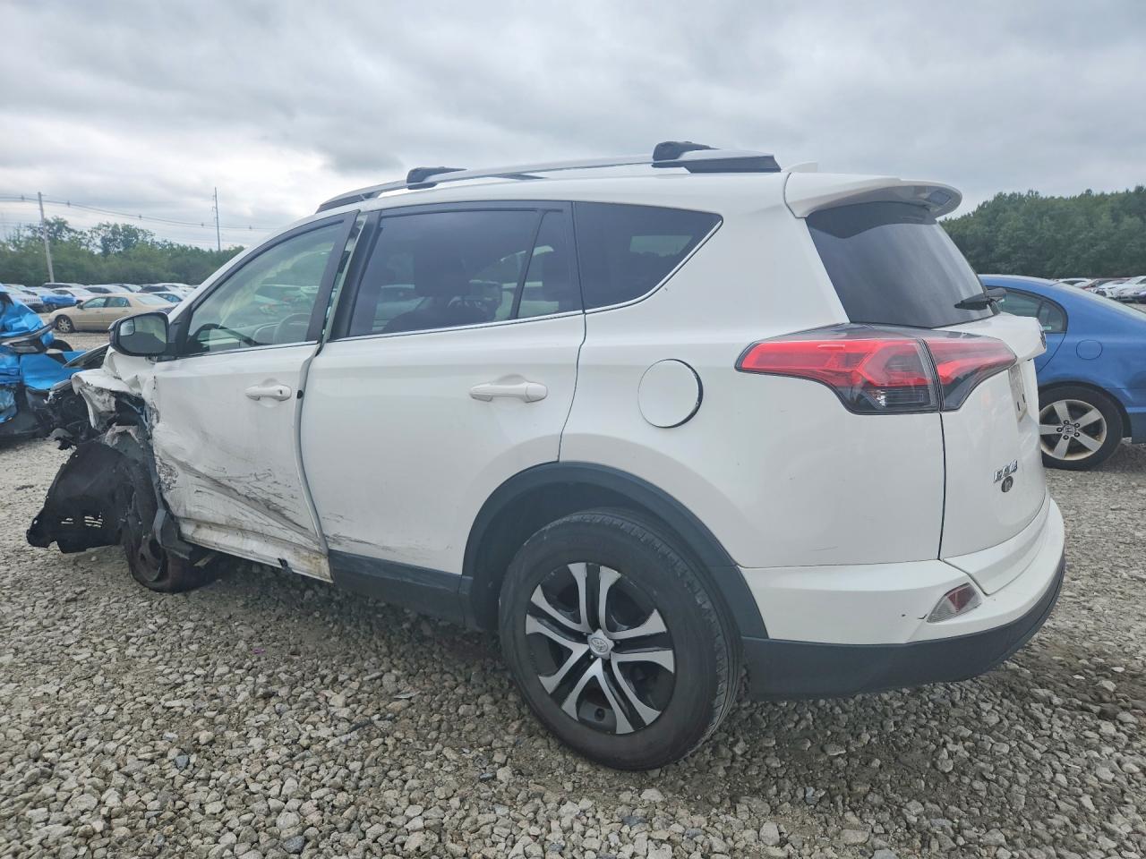 2018 TOYOTA RAV4 LE — снимка 2