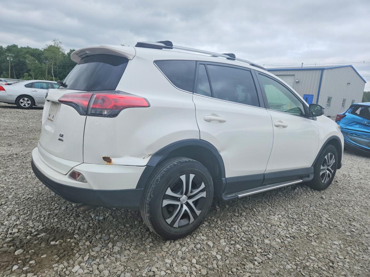 2018 TOYOTA RAV4 LE — снимка 3