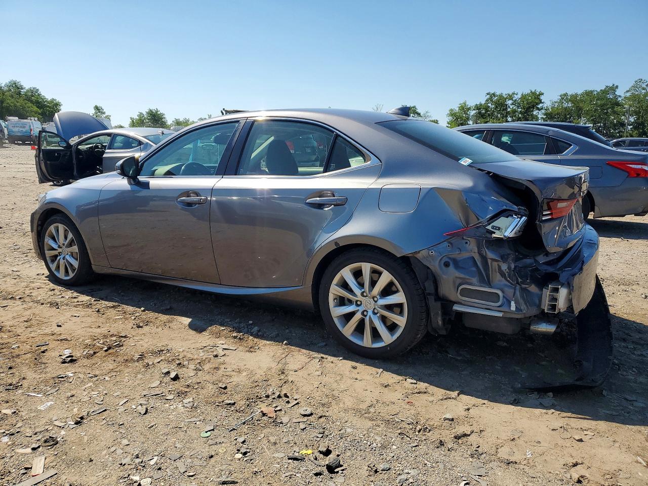 2016 LEXUS IS 200T — снимка 2