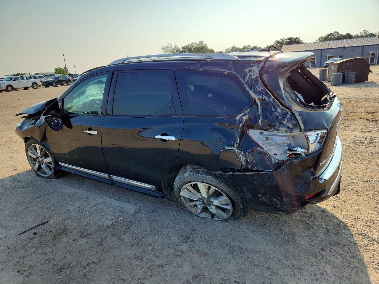 2016 NISSAN PATHFINDER PLATINUM — снимка 2