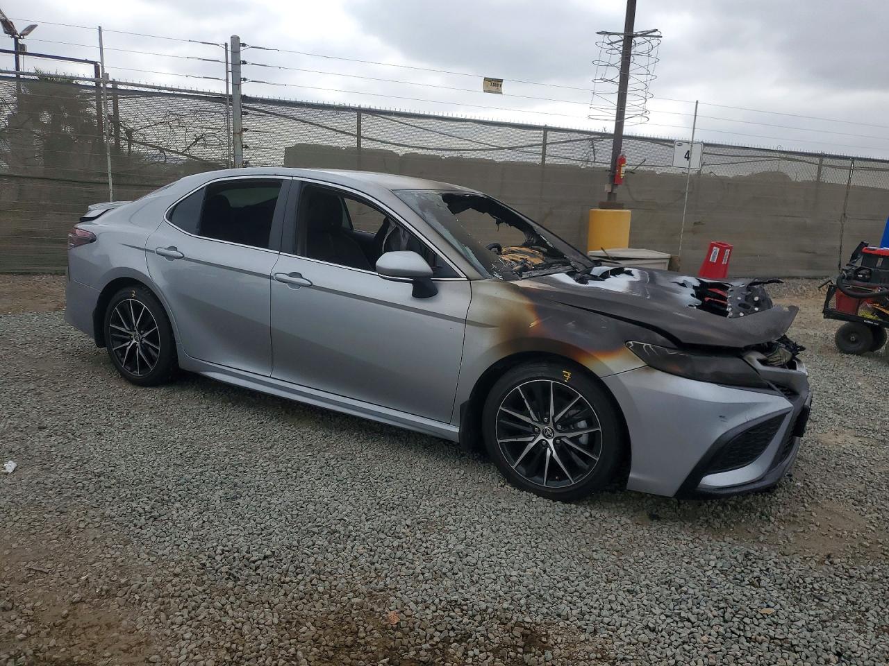 2024 TOYOTA CAMRY SE — снимка 4