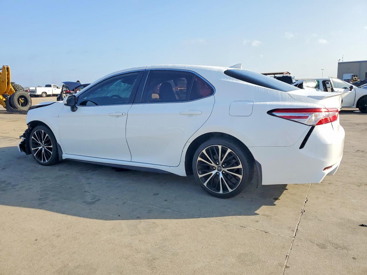 2020 TOYOTA CAMRY SE — снимка 2