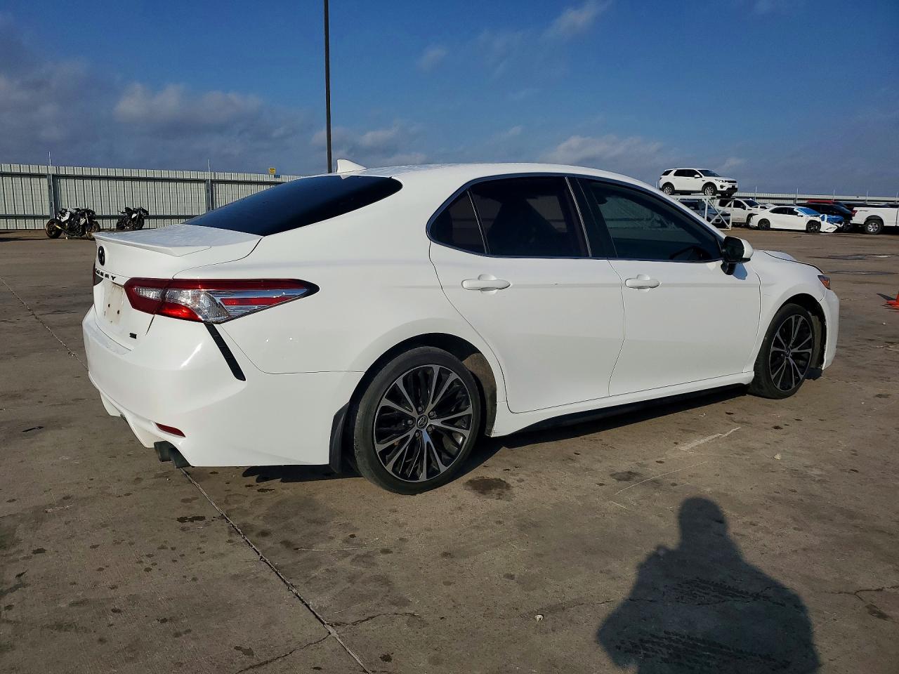 2020 TOYOTA CAMRY SE — снимка 3