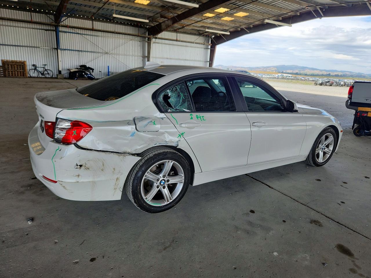2015 BMW 320 I — снимка 3