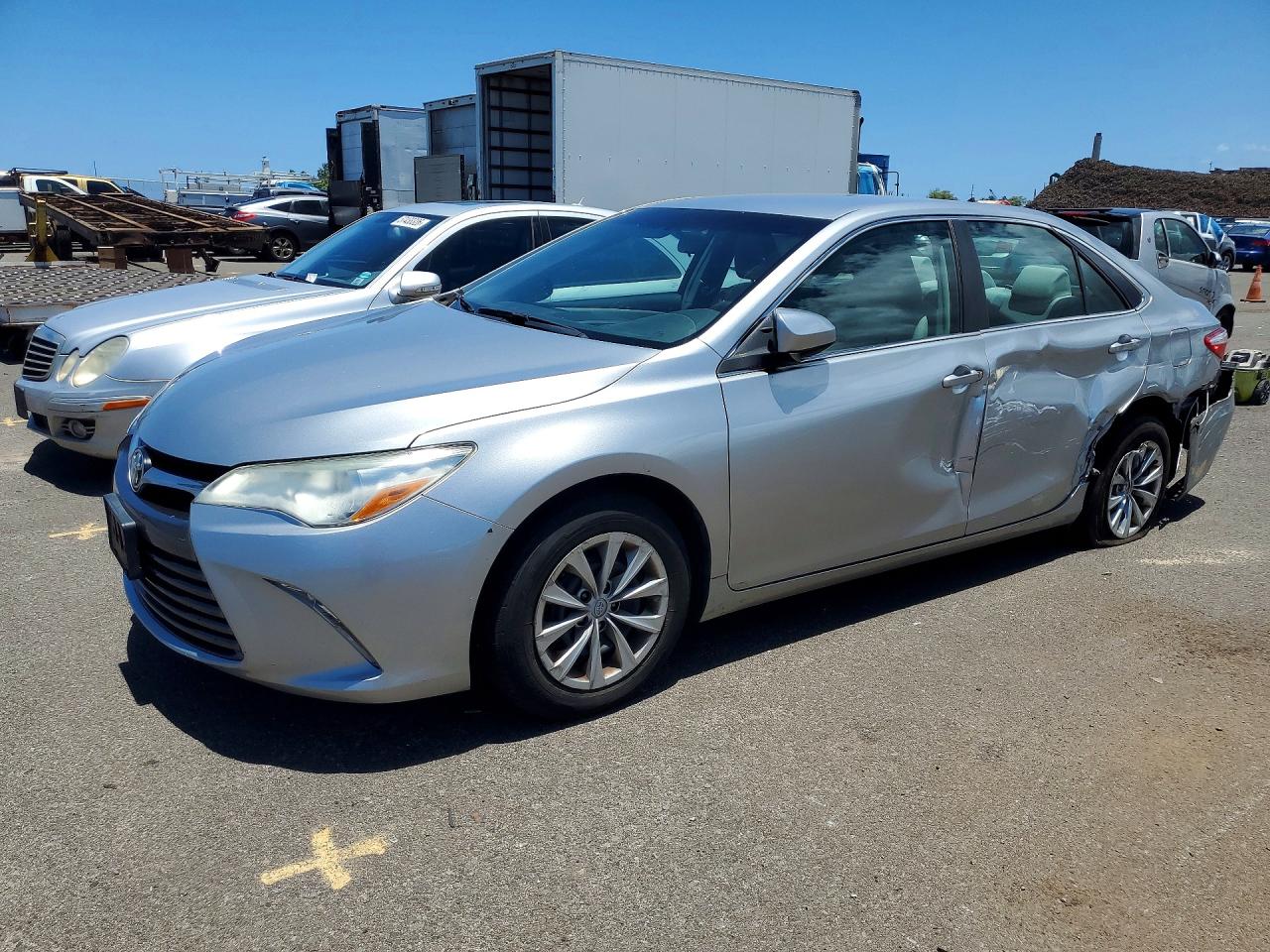 2015 TOYOTA CAMRY LE