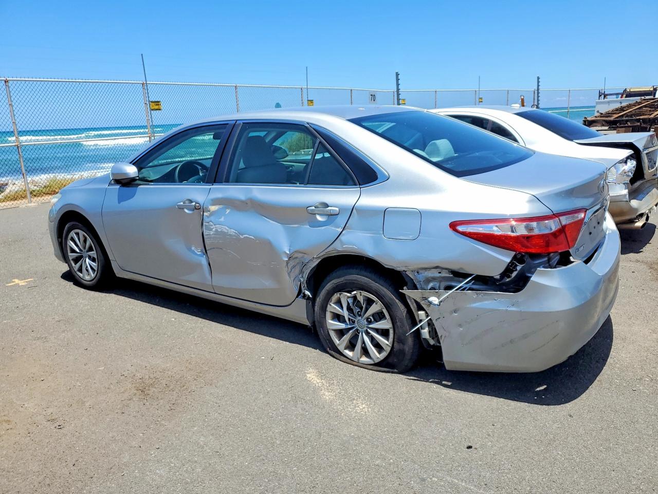 2015 TOYOTA CAMRY LE — снимка 2