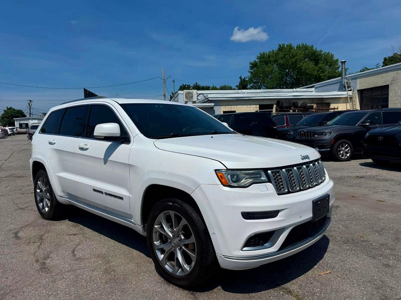 2019 JEEP GRAND CHEROKEE SUMMIT