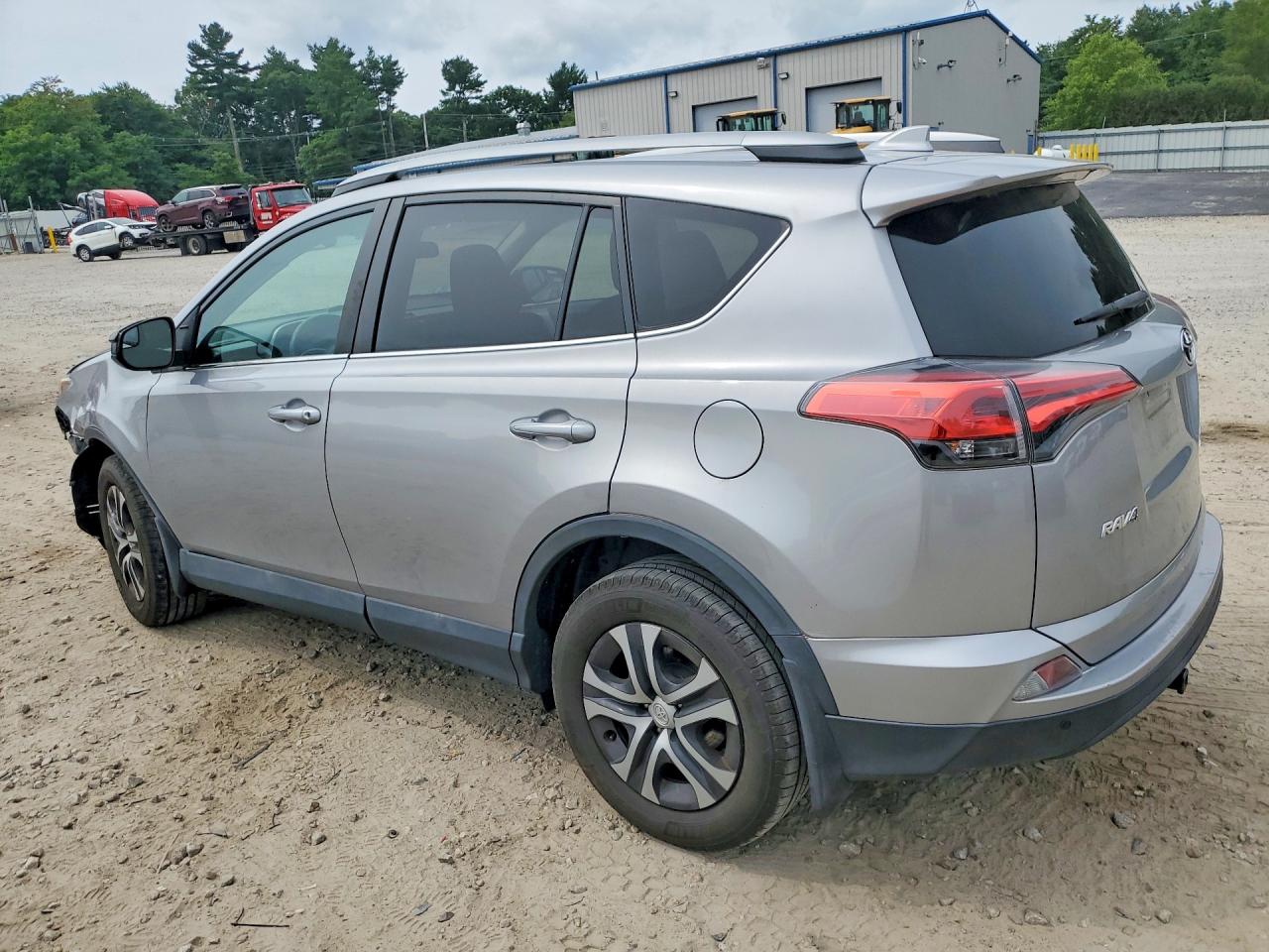 2017 TOYOTA RAV4 LE — снимка 2