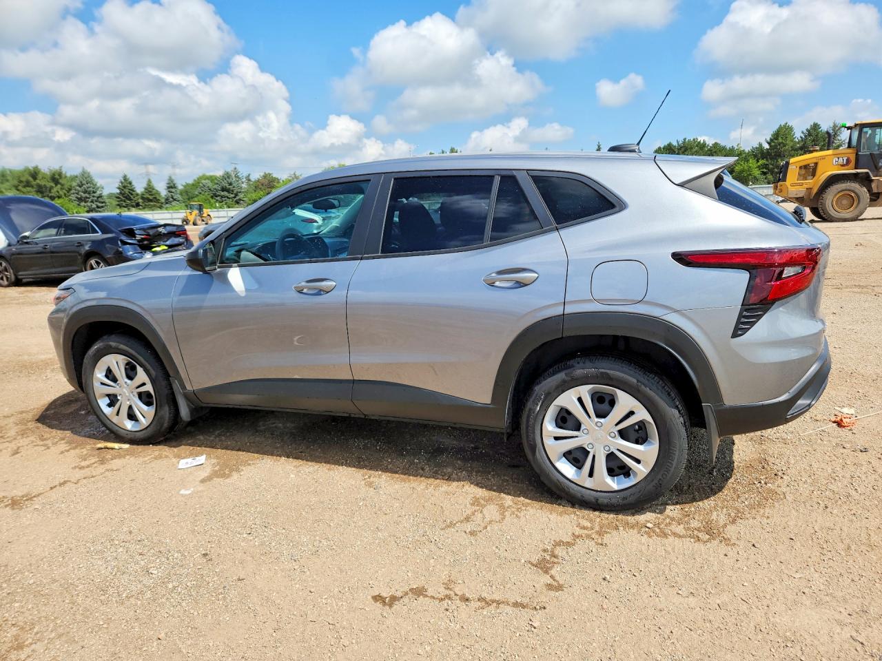 2024 CHEVROLET TRAX LS — снимка 2