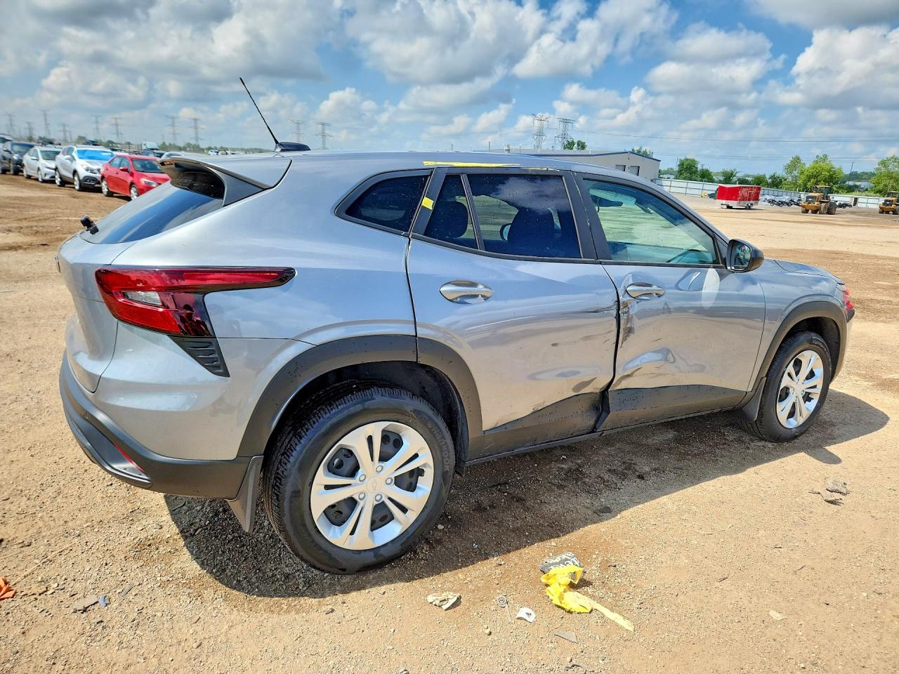 2024 CHEVROLET TRAX LS — снимка 3
