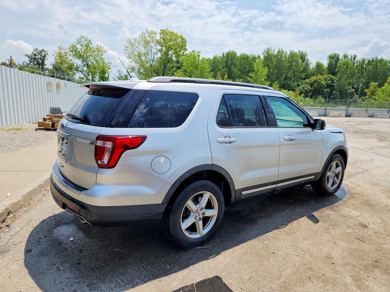 2018 FORD EXPLORER XLT — снимка 3
