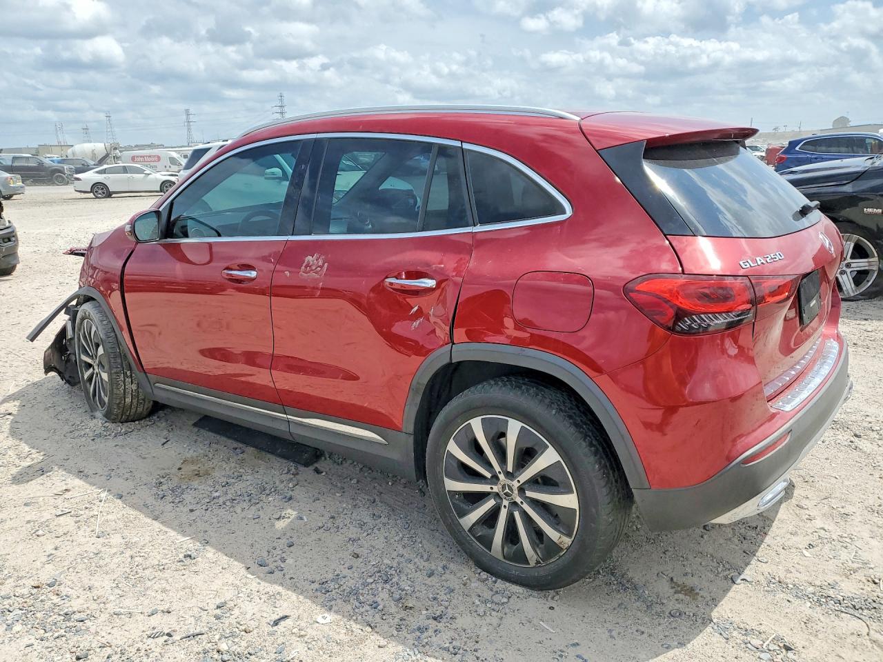 2021 MERCEDES-BENZ GLA 250 — снимка 2