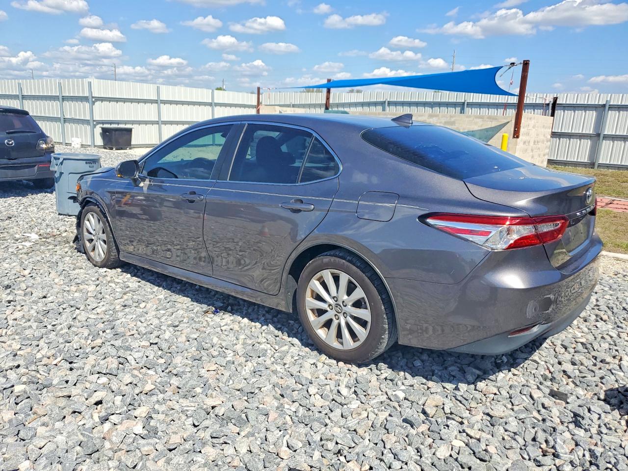 2020 TOYOTA CAMRY LE — снимка 2