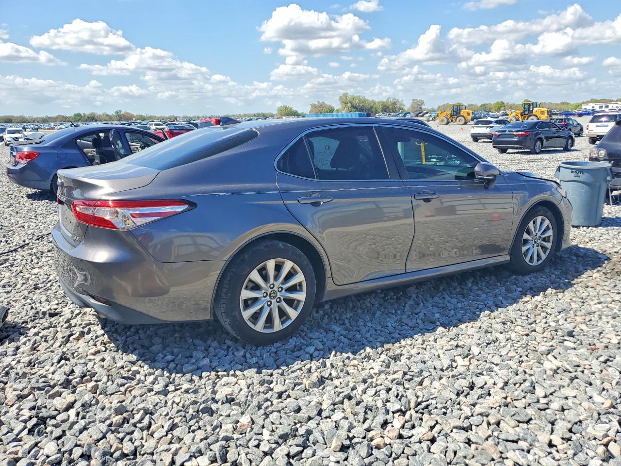 2020 TOYOTA CAMRY LE — снимка 3