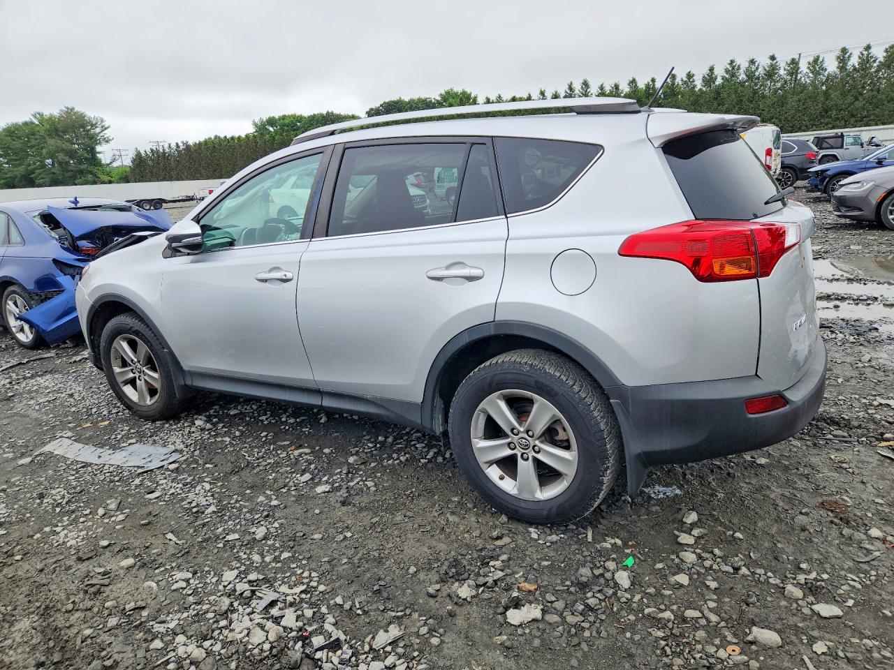 2015 TOYOTA RAV4 XLE — снимка 2