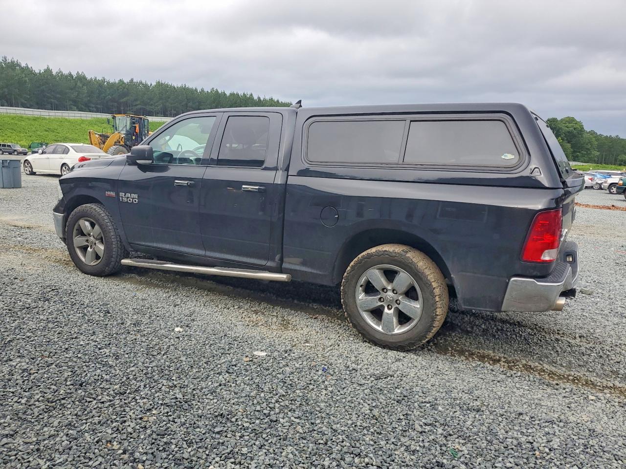 2017 RAM 1500 SLT — снимка 2