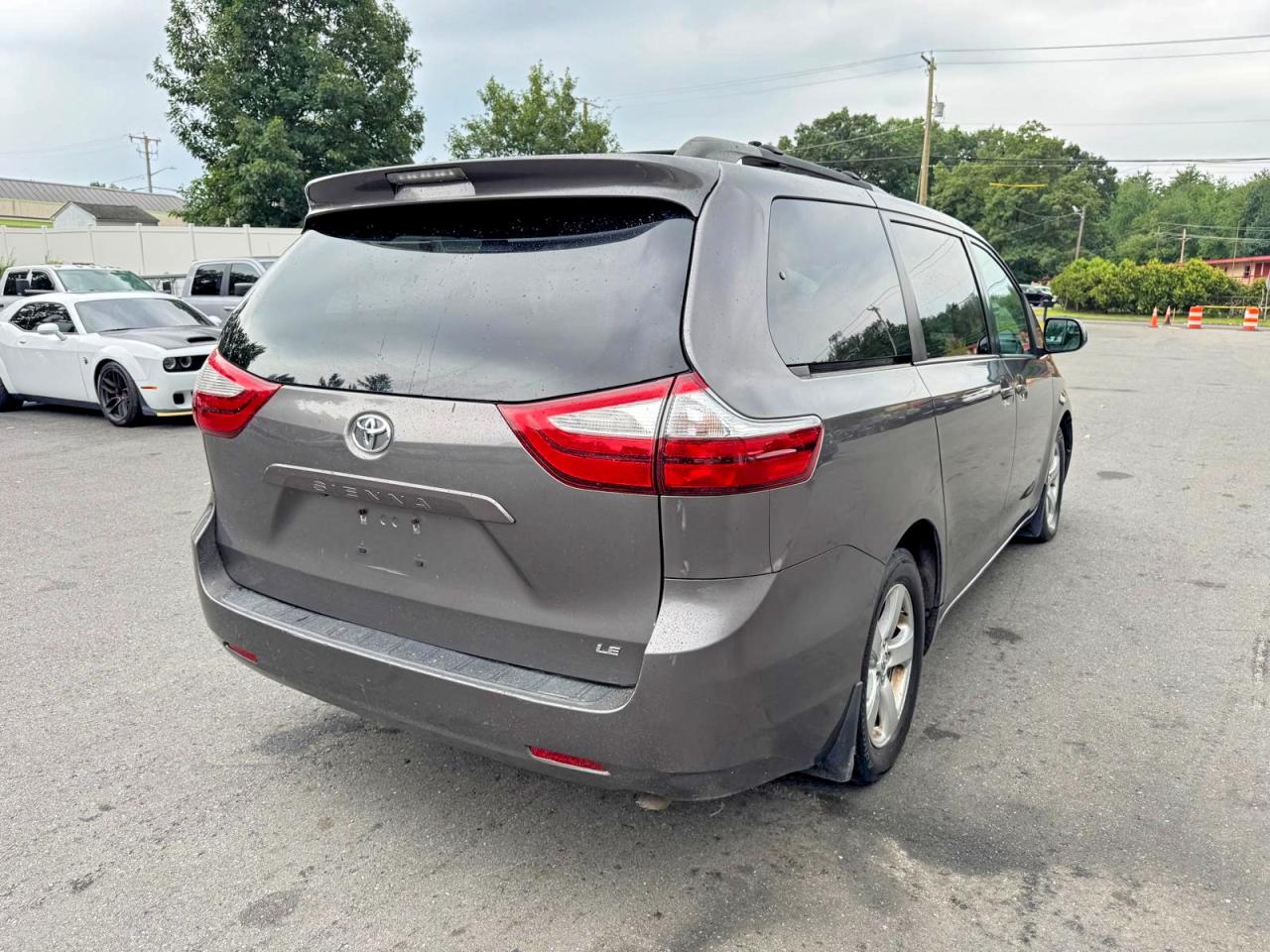 2017 TOYOTA SIENNA LE — снимка 3