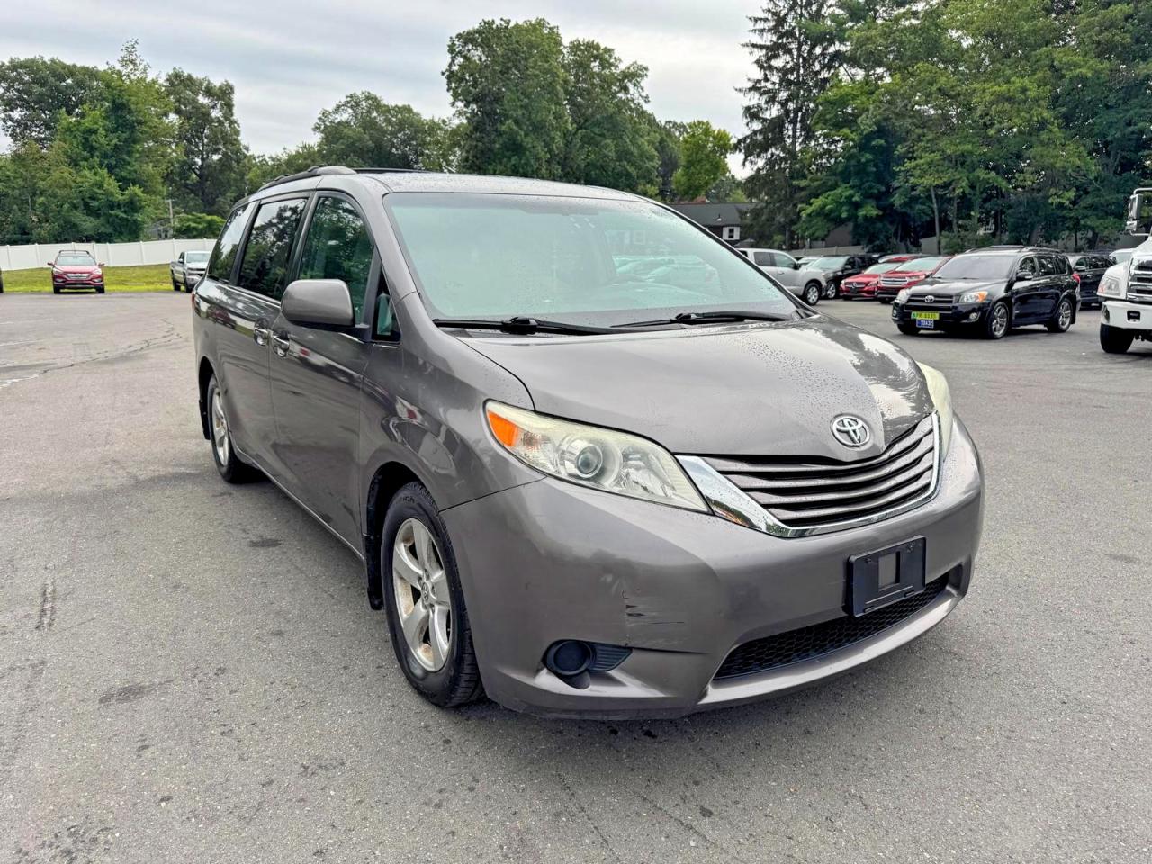 2017 TOYOTA SIENNA LE — снимка 4